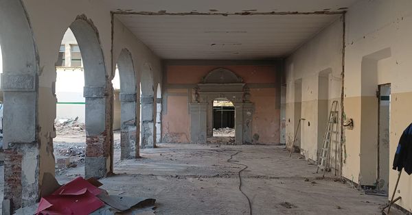 Iseo – Iniziate le demolizioni presso la Scuola primaria di Iseo per la costruzione dei nuovi spazi scolastici